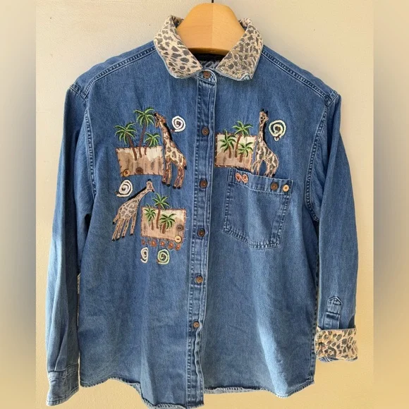 New Directions collared denim button down with giraffes and cheetah print XL - Picture 2 of 10